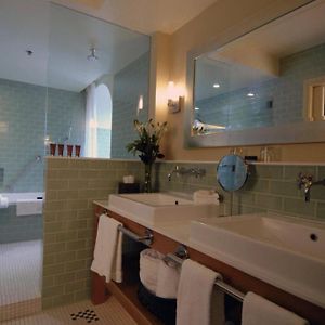 Luxury King Room